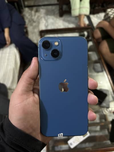 Apple iPhone 13