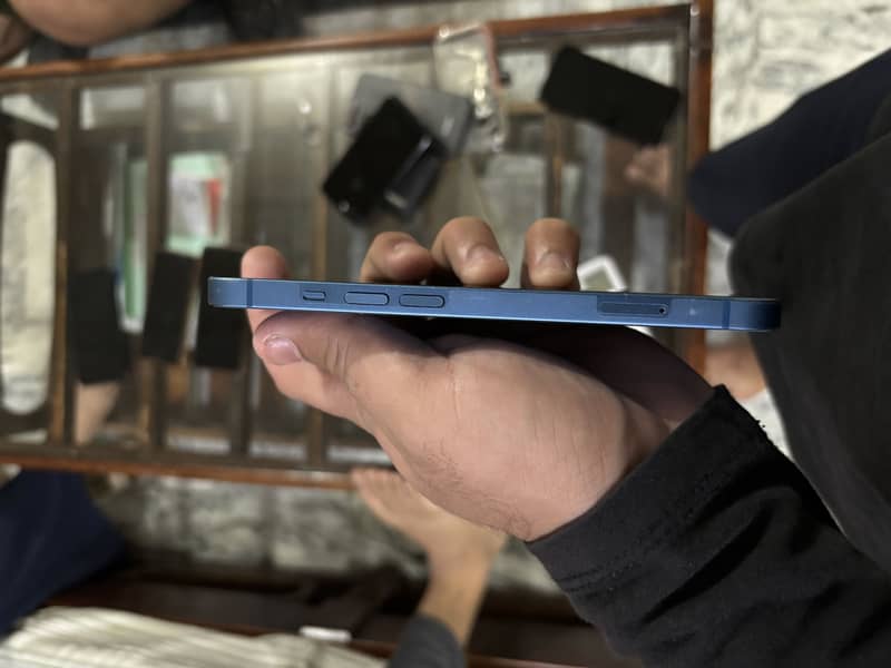 Apple iPhone 13 3