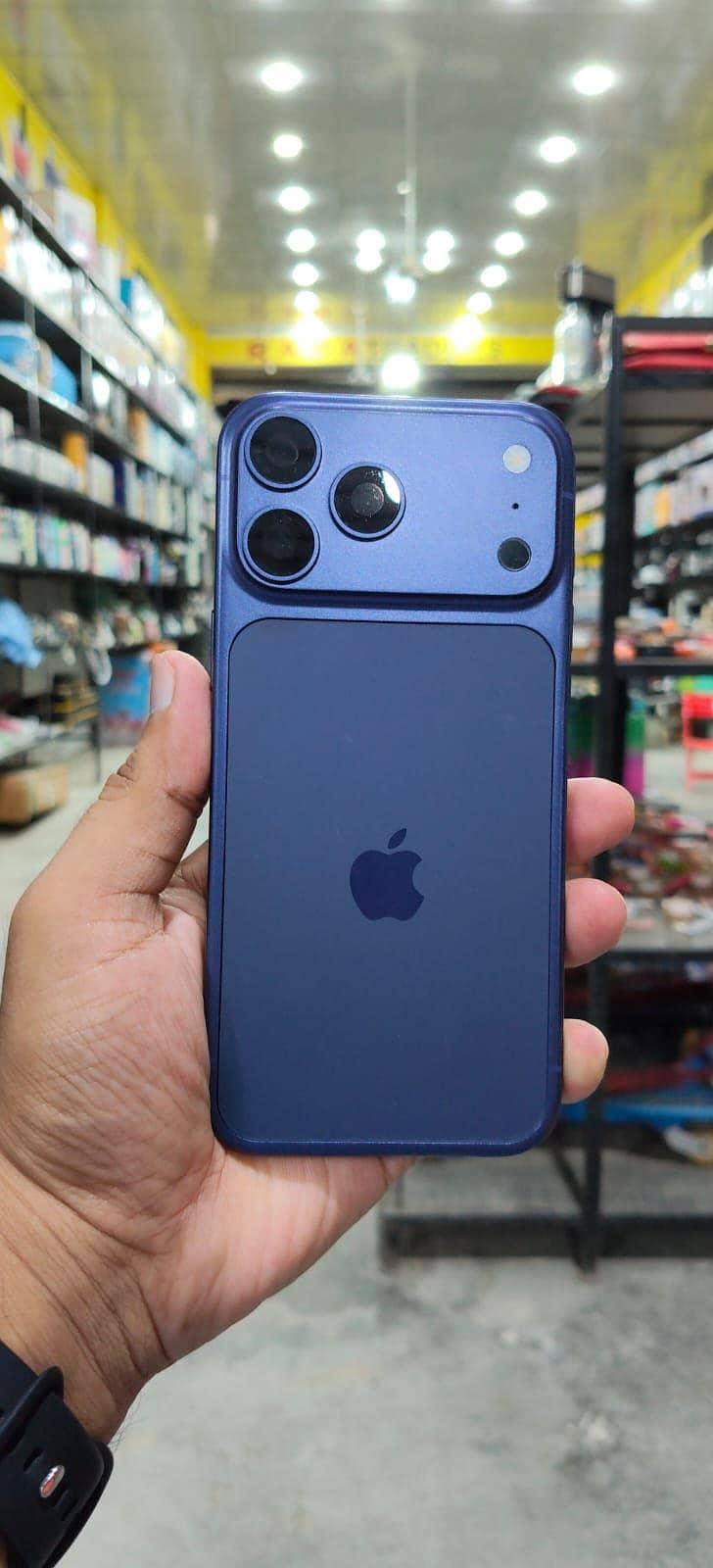Apple iPhone 17 Pro Max 5