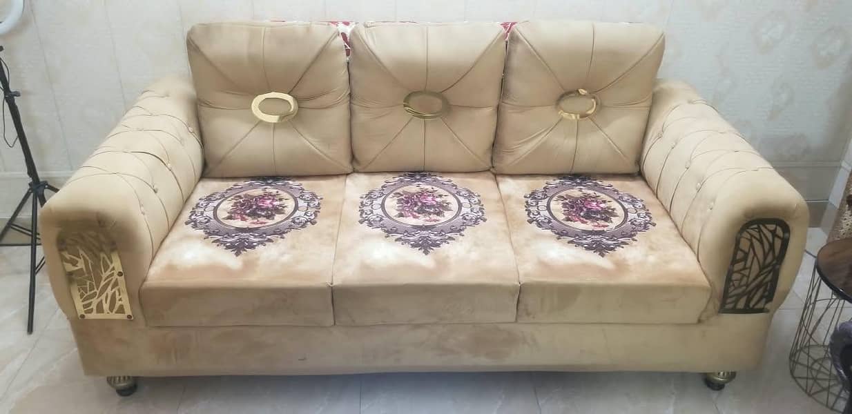 sofa set 3+2 , 2stools large size 1 centre table 0