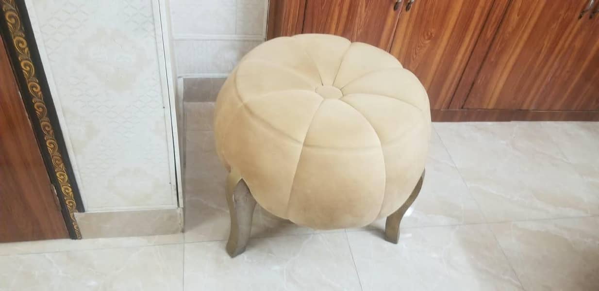 sofa set 3+2 , 2stools large size 1 centre table 1