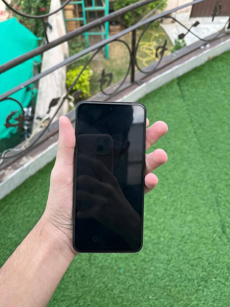 Google Pixel 8 5