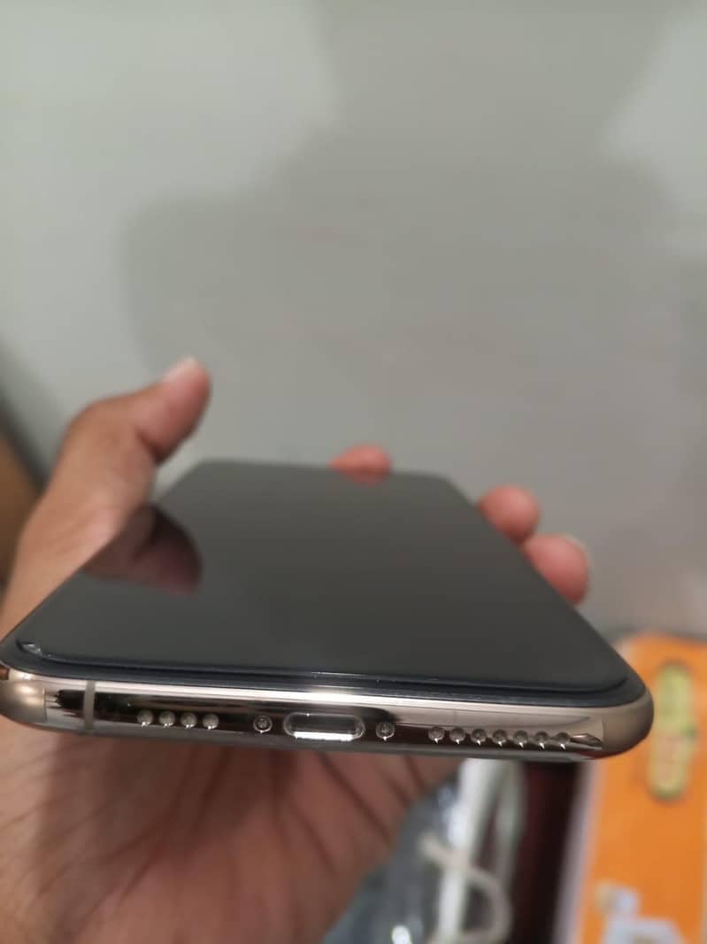 Apple iPhone 11 Pro Max 3