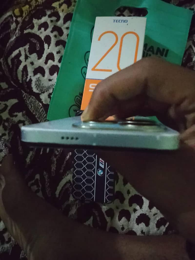 Tecno Spark 20 4