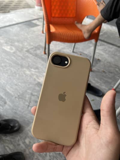 Apple iPhone 16e
