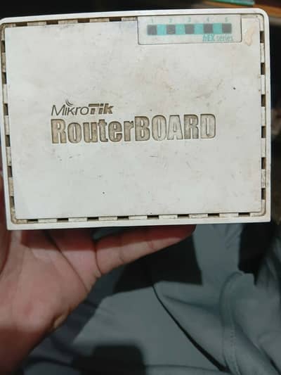 MikroTik hEX RB750Gr3 RouterBOARD - 5 Port Gigabit - 9/10 Condition