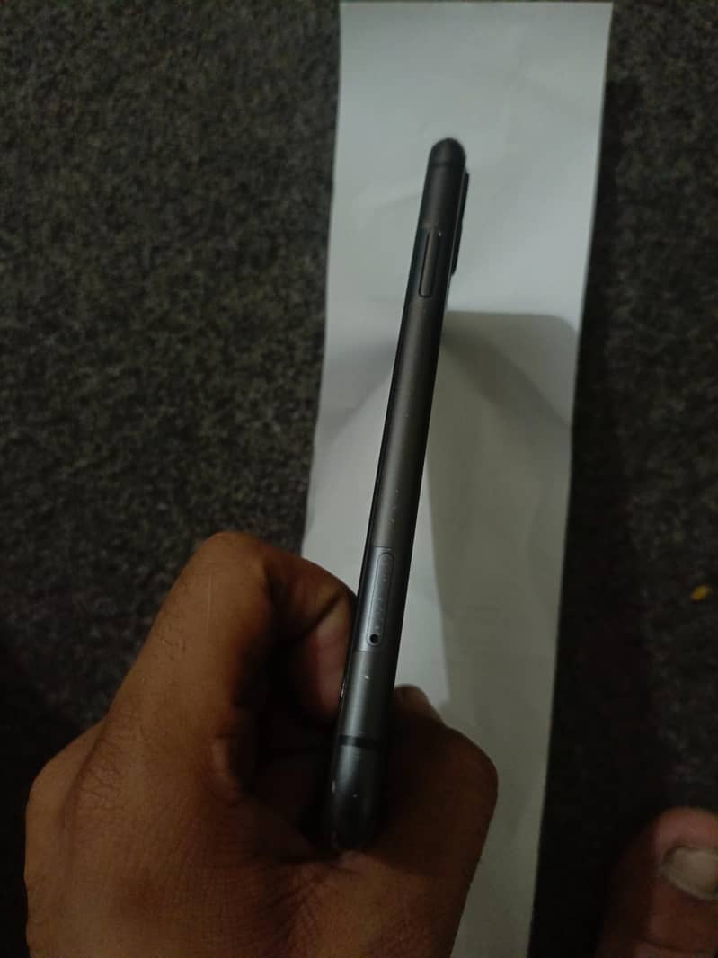 Apple iPhone 11 3