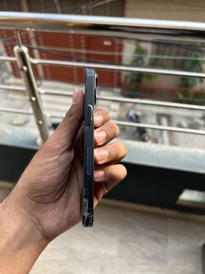 Apple iPhone 14
