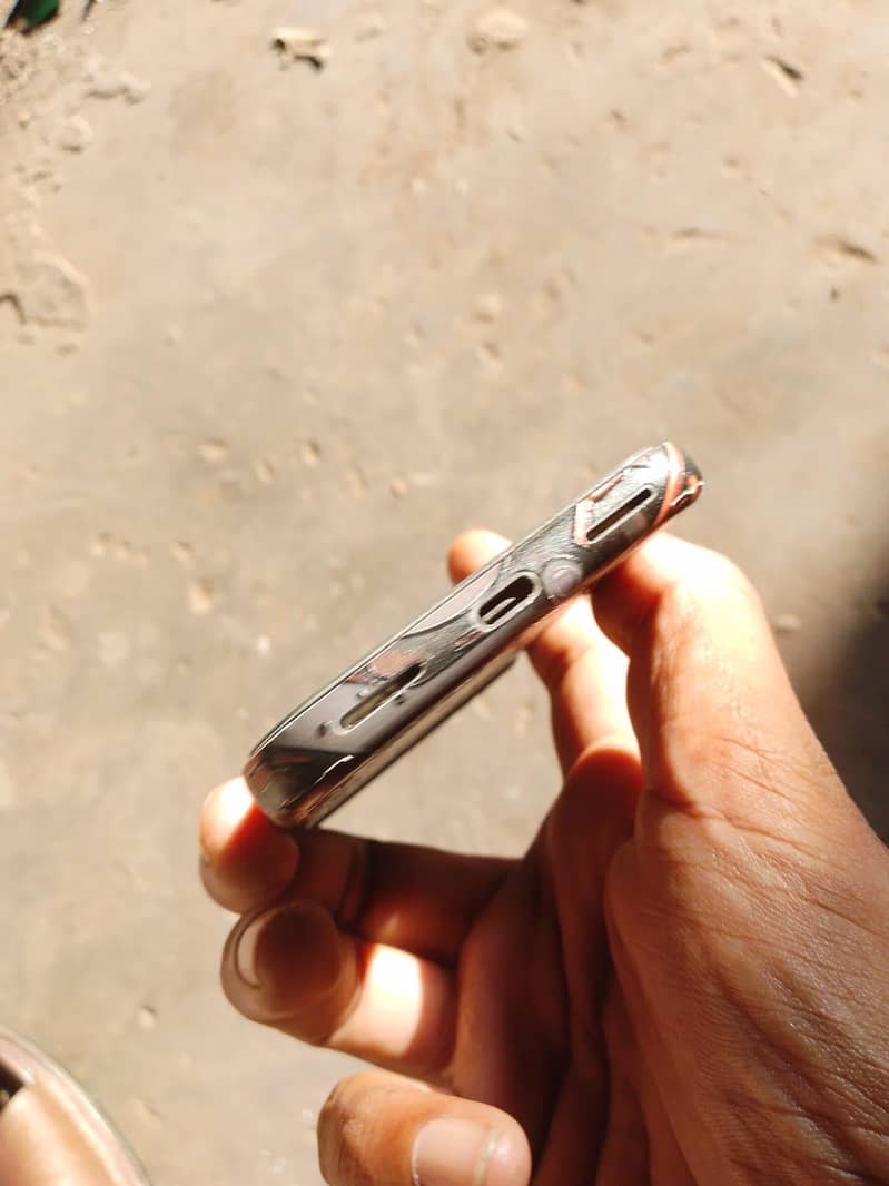 Google Pixel 8a 4