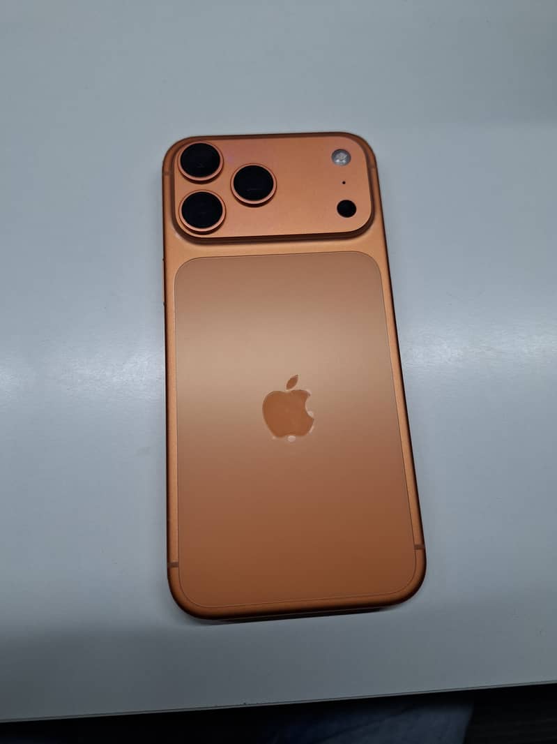 Apple iPhone 17 Pro Max 0