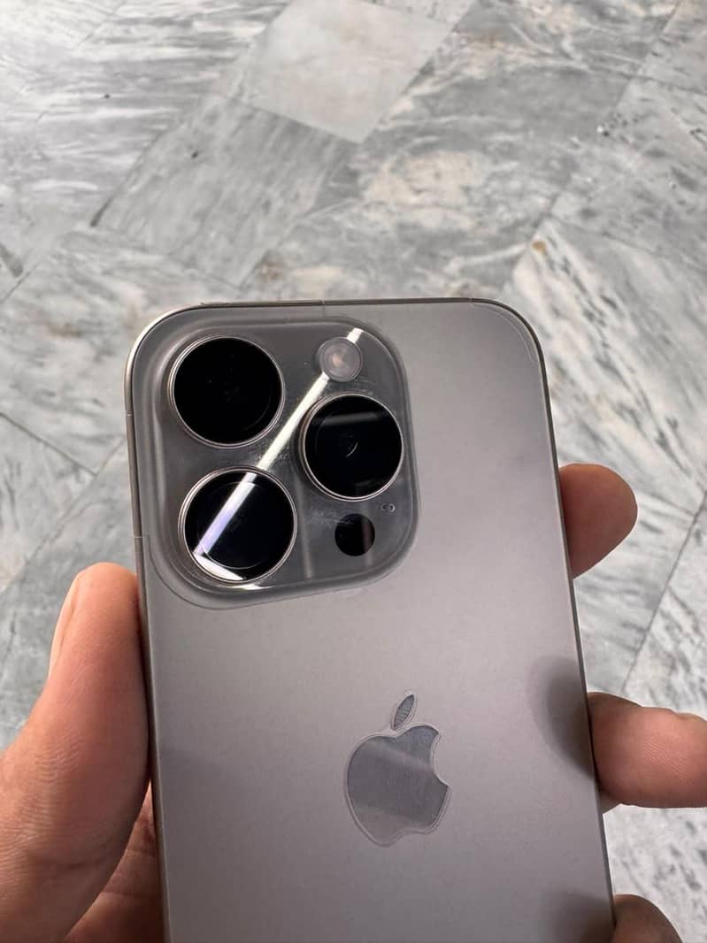 Apple iPhone 15 Pro 6
