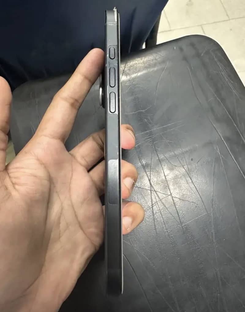 Apple iPhone 16 Plus 4