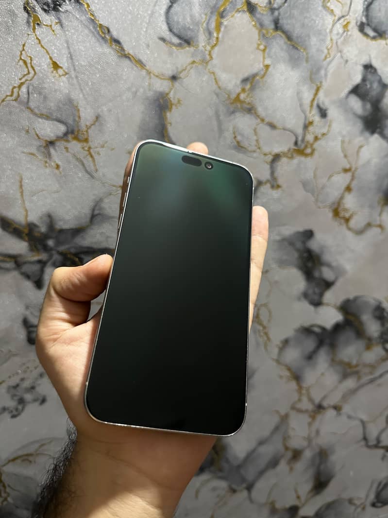 Apple iPhone 15 Pro Max 2