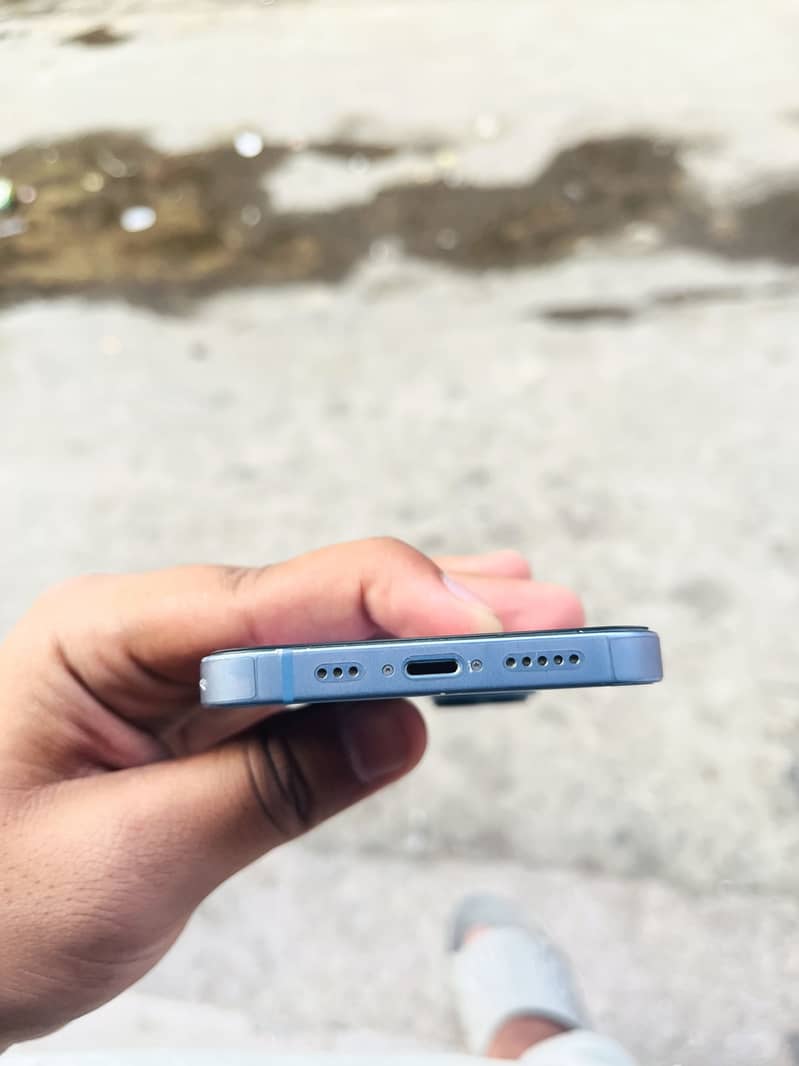 Apple iPhone 14 4