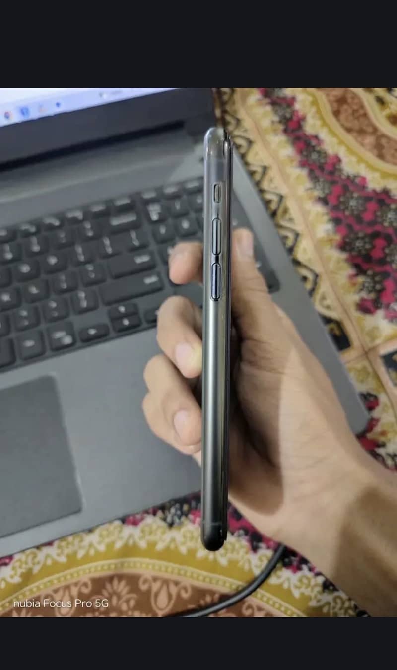 Apple iPhone 11 Pro 1