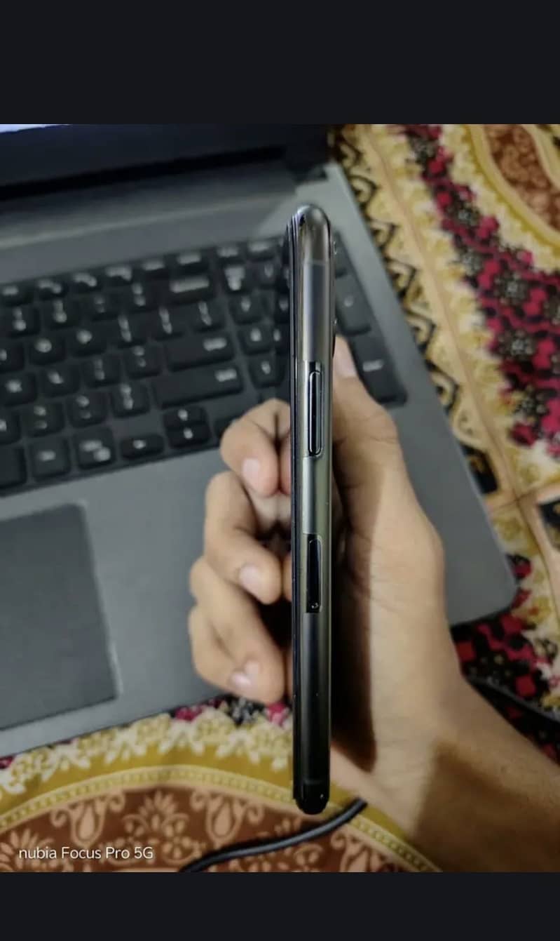 Apple iPhone 11 Pro 4