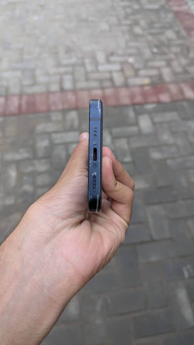 Apple iPhone 12 3