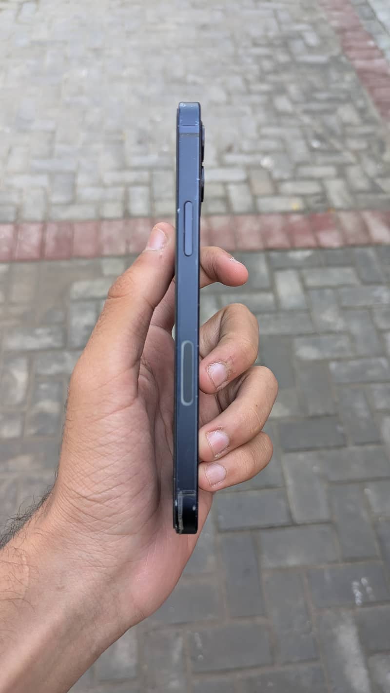 Apple iPhone 12 5