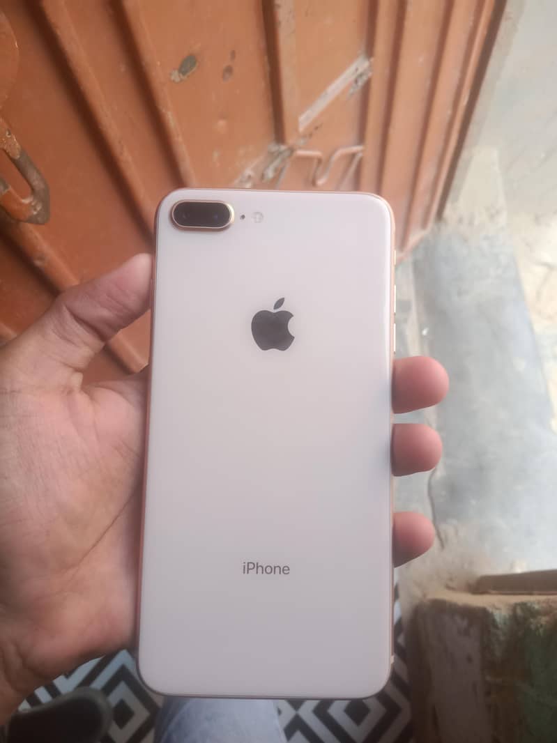 Apple iPhone 8 Plus 0