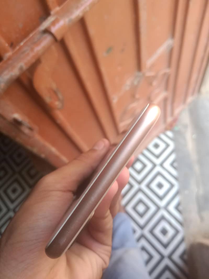 Apple iPhone 8 Plus 2