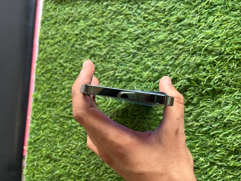 Apple iPhone 12 Pro Max 3