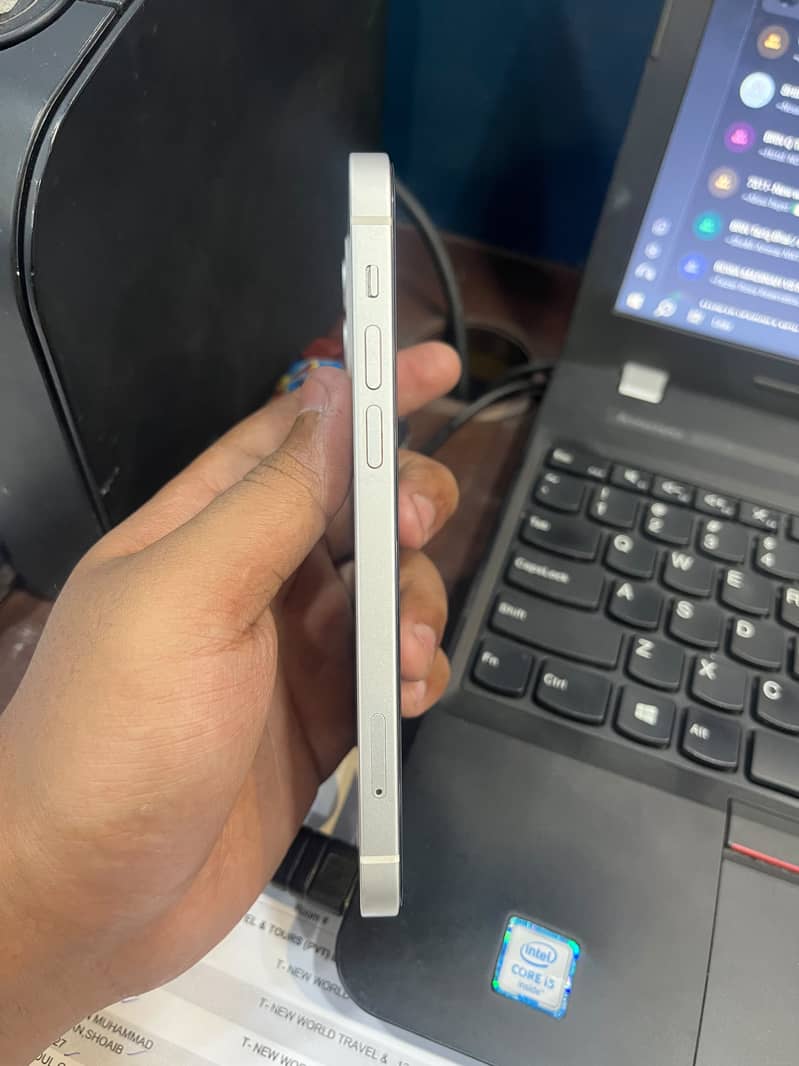 Apple iPhone 12 3
