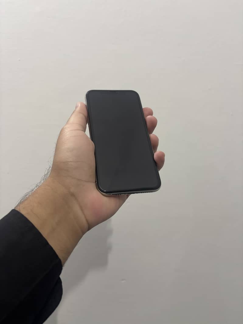 Apple iPhone XS 1