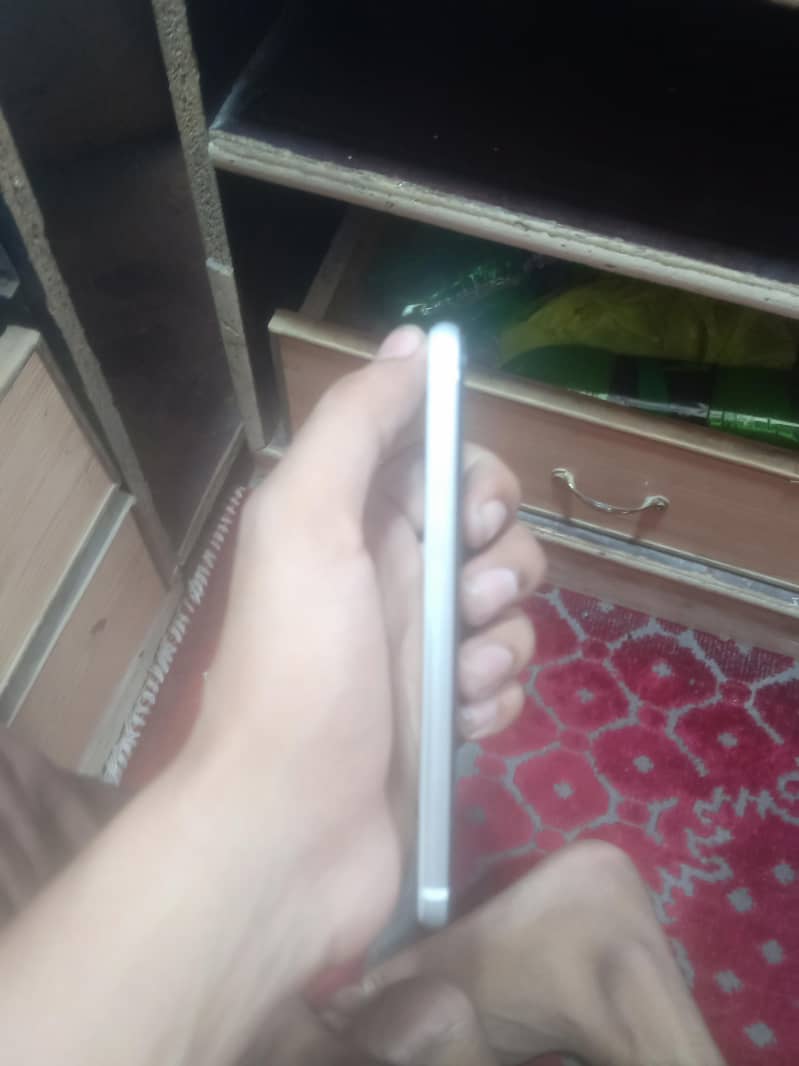 Apple iPhone SE 3