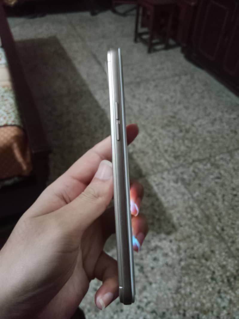 OPPO A57 3