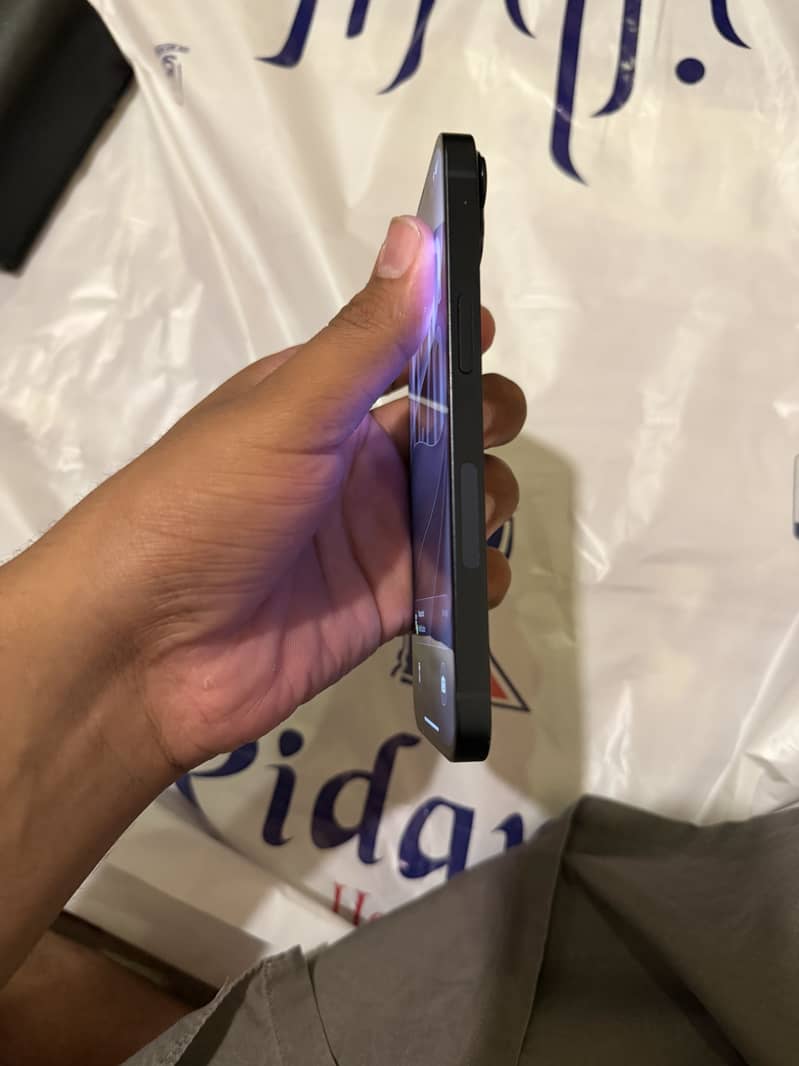 Apple iPhone 14 3