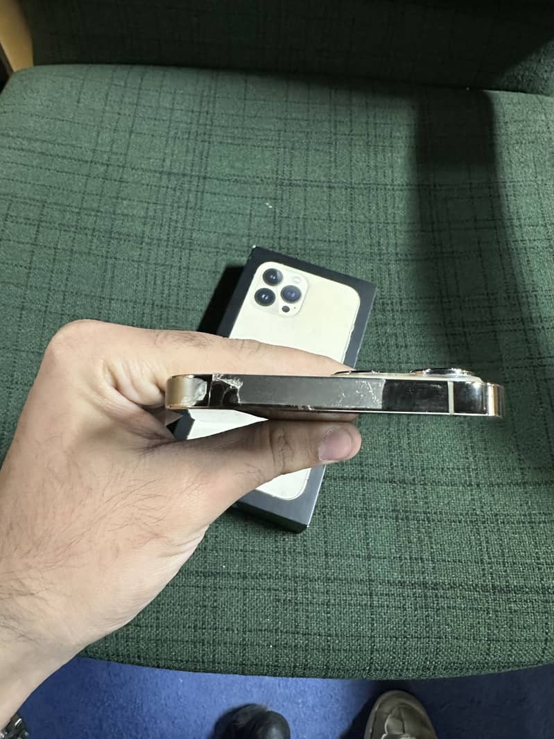 iPhone 13 Pro Max 4