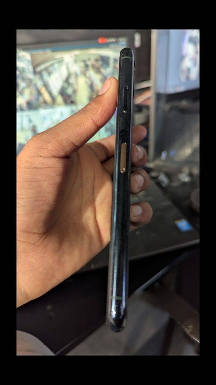 Apple iPhone 11 Pro Max 0