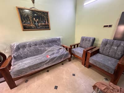  5-Seater Wooden Sofa Set – Brand New Condition!