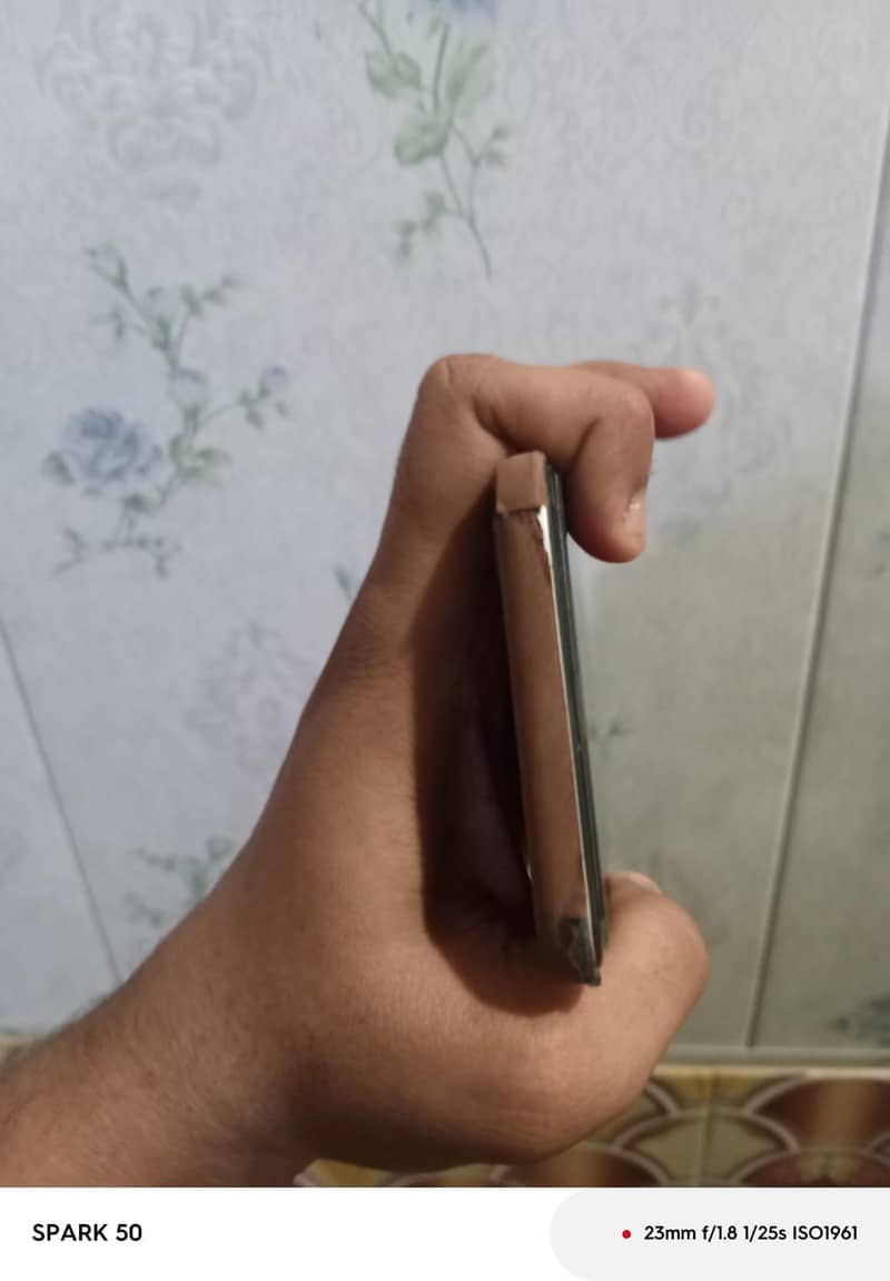Apple iPhone X 4