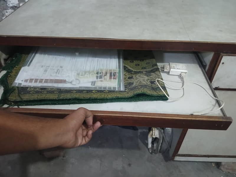 Table For Computer And Accessories. . . 1