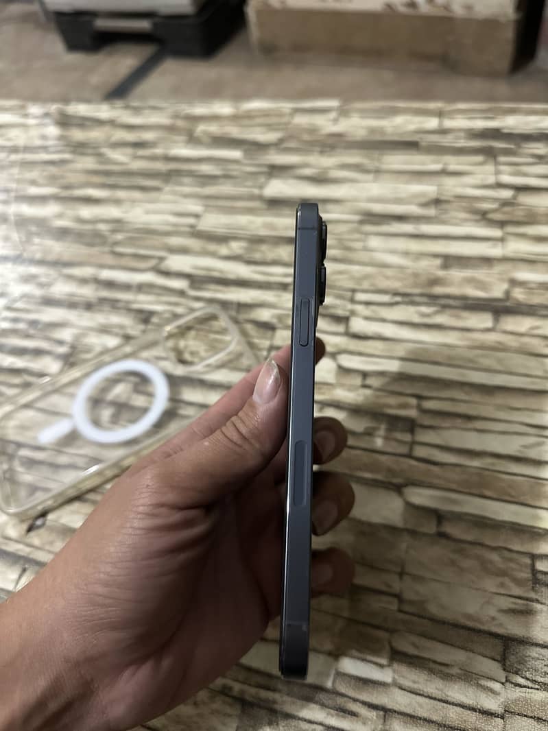 Apple iPhone 13 Pro Max 0