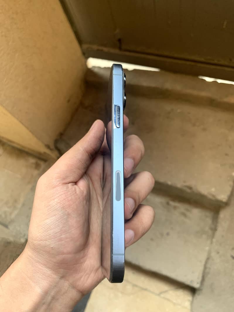 Apple iPhone 13 Pro Max 4