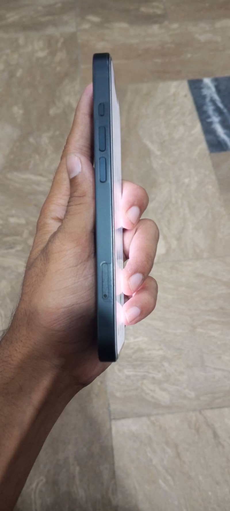 iPhone 14 4