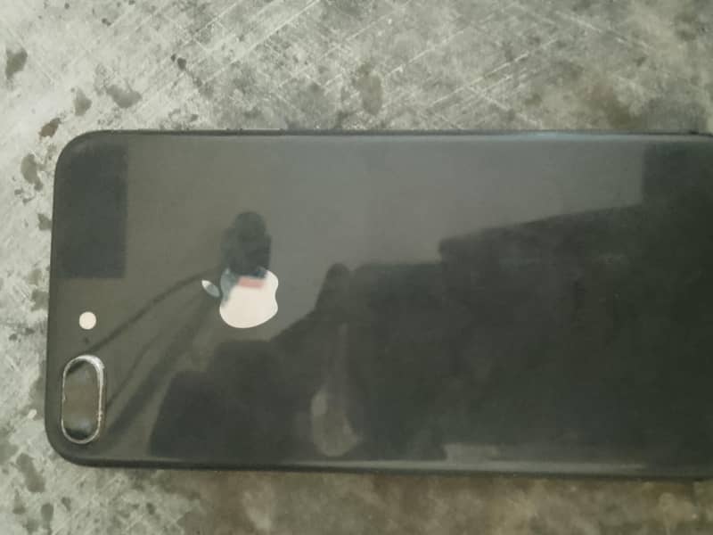 Apple iPhone 8 Plus 1
