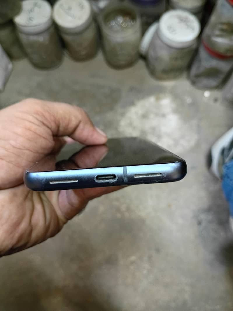 Google Pixel 8 4