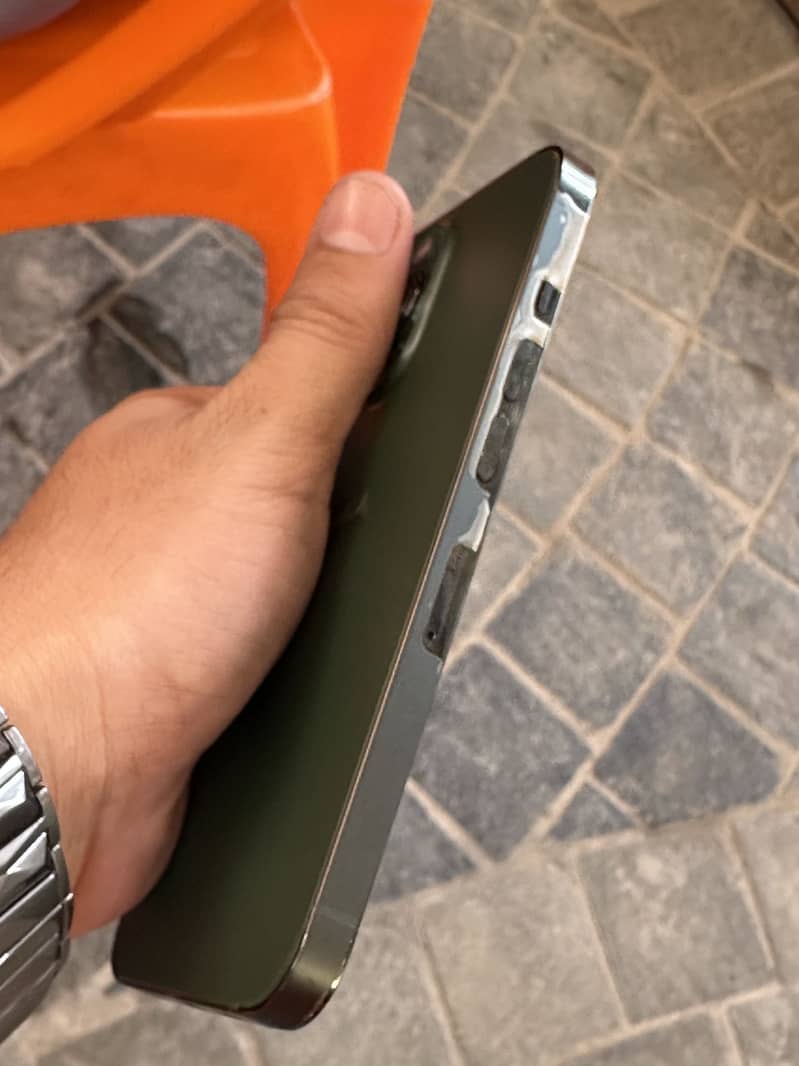 Apple iPhone 13 Pro 0