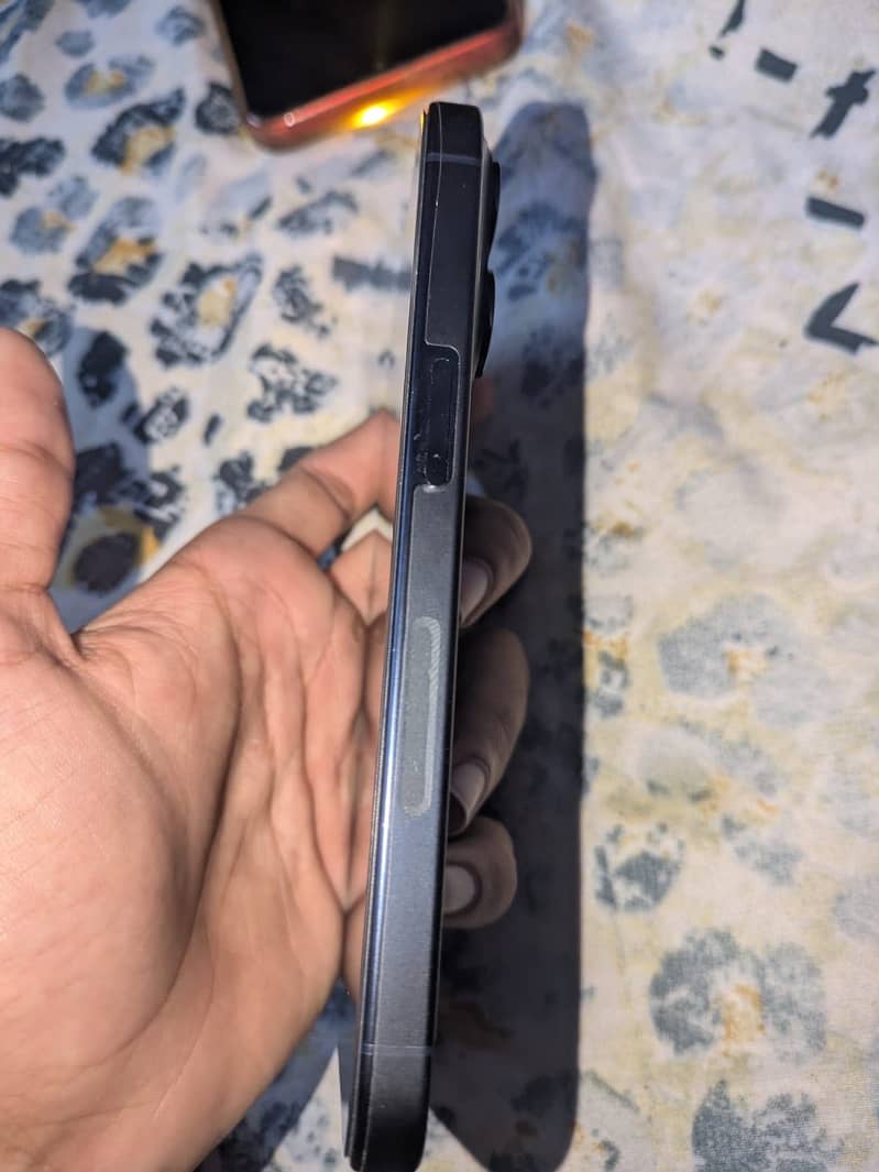 Apple iPhone 15 Pro 0