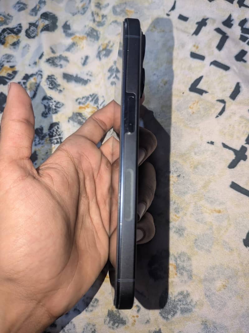 Apple iPhone 15 Pro 2