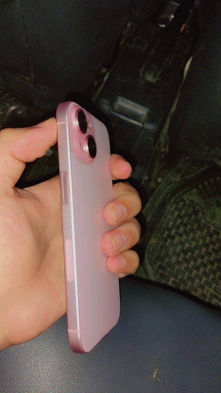 Apple iPhone 15 2
