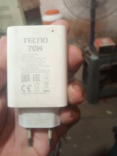 Tecno camon 30 70w original charger for sale