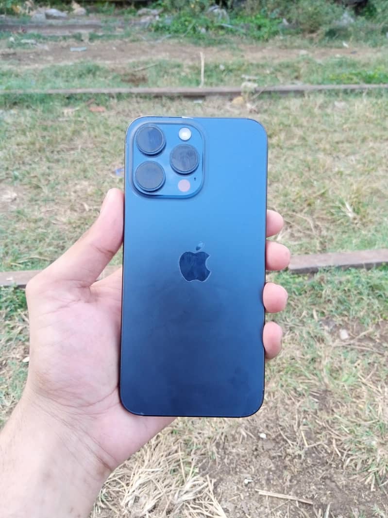 Apple iPhone 15 Pro Max 1