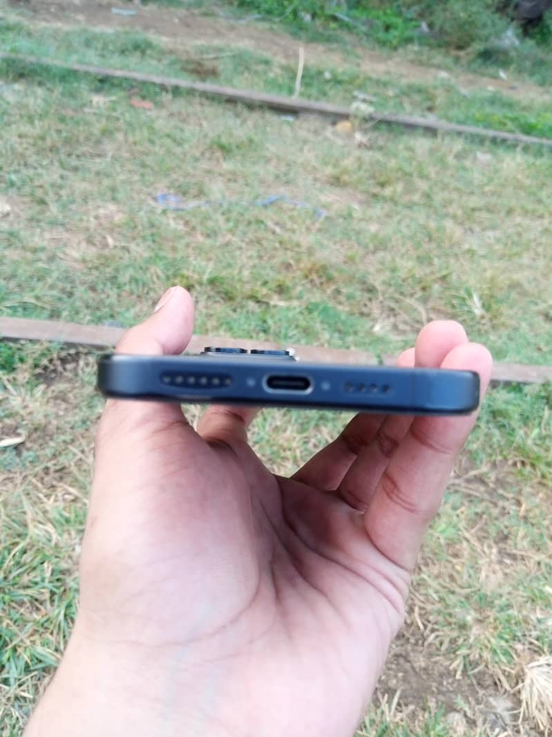 Apple iPhone 15 Pro Max 2