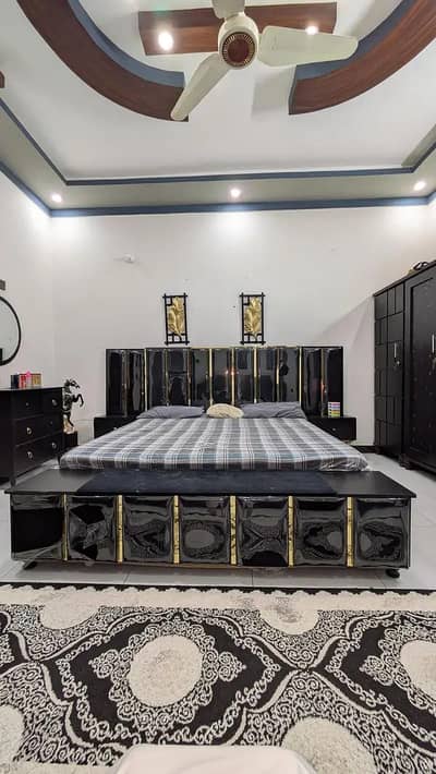King size bed
