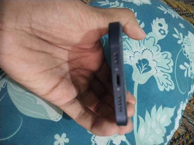 Apple iPhone 12 1
