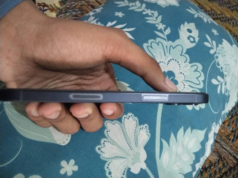 Apple iPhone 12 3